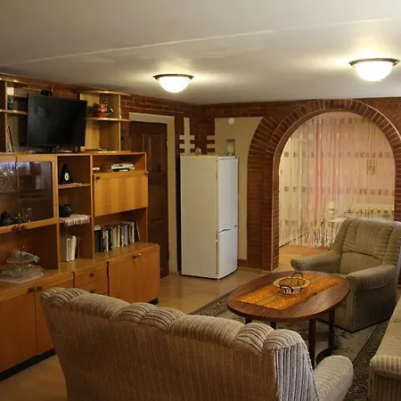 Apartment Jurausre Basement With Sauna & Free Parking