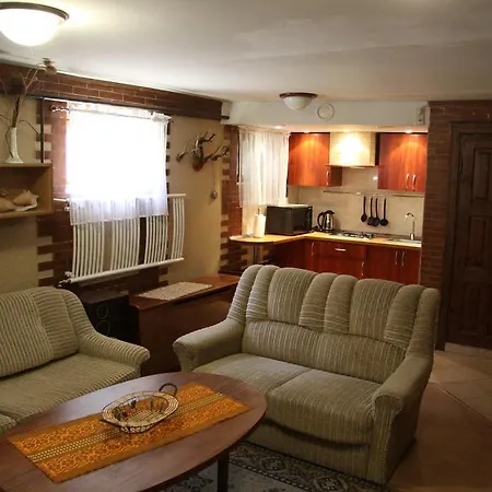 Apartment Jurausre Basement With Sauna & Free Parking *